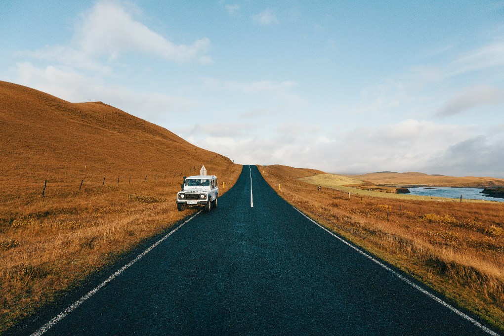 Stopping in the side of the road in Iceland is forbidden and can be penalized