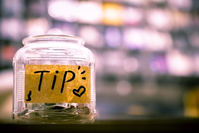 How to Pay and Tip in Iceland