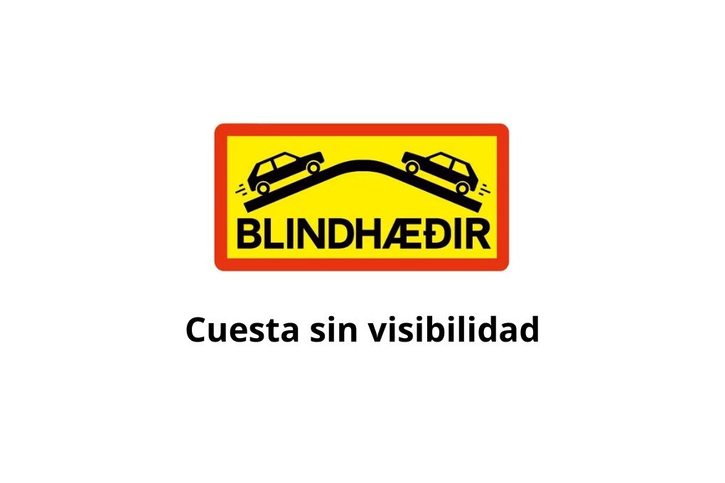 Señal de cuesta sin visibilidad en Islandia